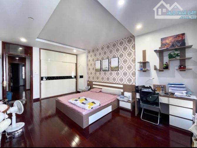 Bán nhà Khuất Duy Tiến, mặt ngõ như phố, vỉa hè rộng, 40m2, hơn 16 tỷ - 3