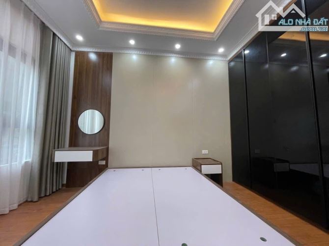 Bán nhà đẹp Thụy Khuê 36m mặt tiền 4m giá chỉ 9.8 tỷ