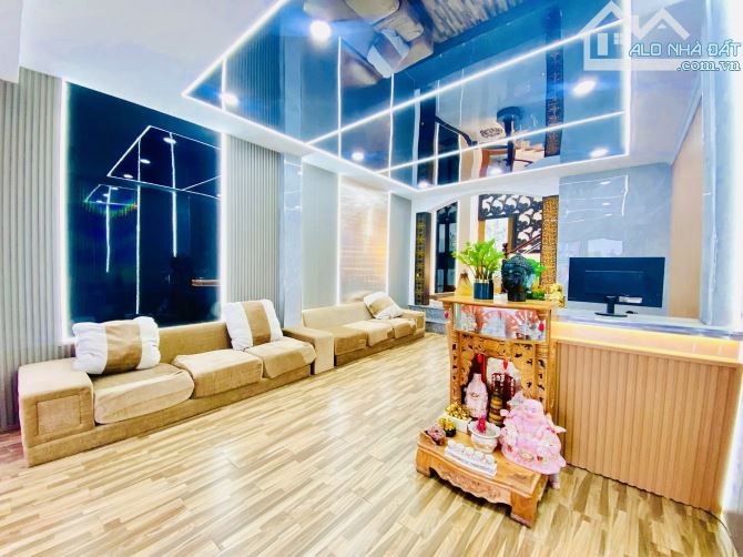 Bán nhà mặt tiền ngay công viên làng hoa, 4 tầng, 8 phòng, khai thác 40tr/tháng, 13 tỷ hon - 3