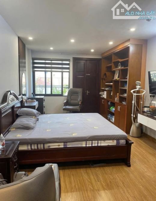 BÁN NHÀ PL HOÀNG QUỐC VIỆT– 50M2– VỈA HÈ– Ô TÔ TRÁNH– KĐ-  GIÁ 16,5 TỶ - 3