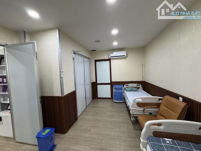 Bán nhà mặt tiền KD ngộp bank, hạ chào 10 tỷ, Lý Chính Thắng, P7, Q3,205m2, 2 tầng, nở hậu - 3