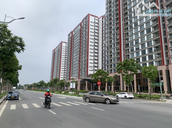 ĐẤT NGỌC THUỴ KHU PHÂN LÔ  Ô TÔ TRÁNH CHIA LÔ XÂY TOÀ KINH DOANH ĐỈNH  175ĐẤT-10MT.22.8 TỶ - 3