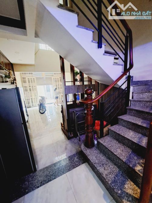 *Bán Gấp Nhà mặt tiền đường Lê Thiệt Tân Phú 52m2,4 Tầng BTCT Nhỉnh 11 tỷ - 3
