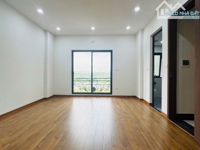 BÁN NHÀ 5 TẦNG - 35M2 - VIỆT HƯNG - LONG BIÊN - NGÕ THÔNG - XE CON ĐỖ CỬA - NHỈNH 5 TỶ - 3