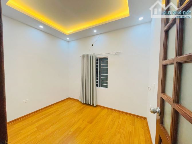 Nhà đẹp ở luôn Lạc Long Quân Cầu Giấy. Sổ vuông 30m, 5 tầng 4 ngủ MT3m6 Giá 7 tỷ - 3