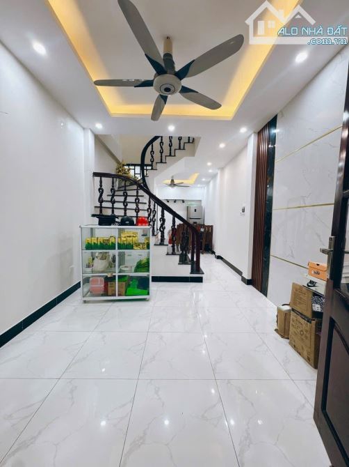 ĐẸP THÔI RỒI ! Bán nhà Đào Tấn 45m2, đẹp mới lung linh ở luôn, ngõ thông, 2 thoáng sáng - 3