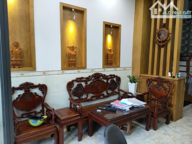 NHÀ 4 TẦNG GẦN MẶT TIỀN ĐỖ XUÂN HỢP Q9 – 56M2 – LỆCH TẦNG – SHR – GIÁ 9 TỶ - 3