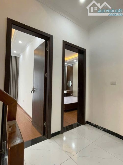 Bán nhà đẹp Thụy Khuê 36m mặt tiền 4m giá chỉ 9.8 tỷ