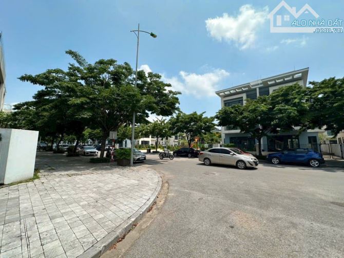 Bán biệt thự An Quý Villa Dương Nội, Hà Đông, 198m2, 4 tầng, mặt tiền 8m - 4