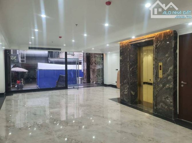 BÁN TOÀ VĂN PHÒNG NGUYỄN HOÀNG 135m2x9T THANG MÁY - MT 7m - 83 TỶ HẦM - 3 ÔTÔ TRÁNH - KD - 4