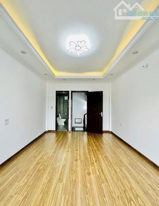 NHÀ ĐẸP LIÊN MẠC -BẮC TỪ LIÊM 40 4 TẦNG , SÀN 2 PHÒNG GIÁ 5,3 Tỷ - 4