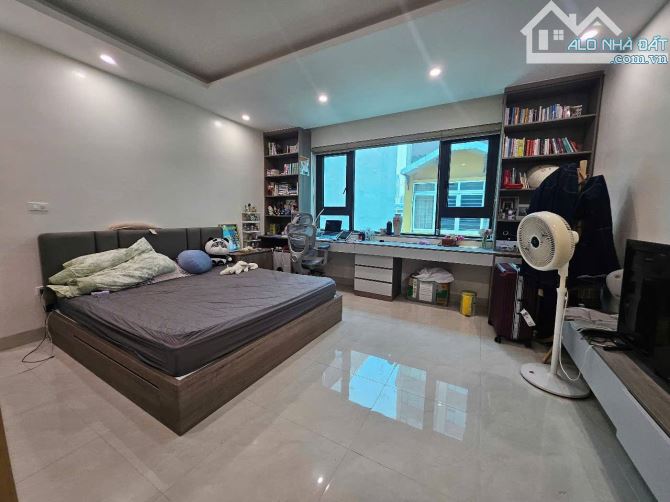 SIÊU PHẨM  MẠC THÁI TỔ 70 M2 X7 TẦNG - PHÂN LÔ - VỈA HÈ - OTO TRÁNH -  THANG MÁY - NHÀ MỚI - 4