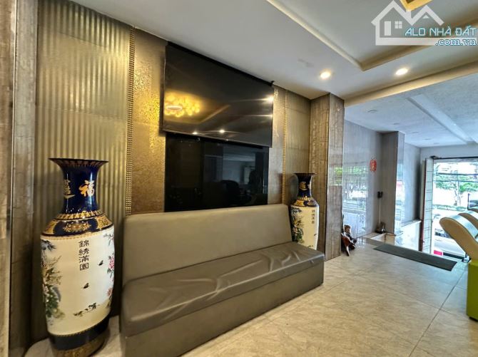 GIẢM MẠNH 14 tỷ BÁN KHÁCH SẠN 11 TẦNG MẶT TIỀN TRẦN PHÚ DT 142M 45 PHÒNG - 4