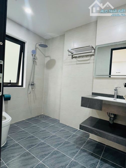 BÁN NHÀ 5 TẦNG - 35M2 - VIỆT HƯNG - LONG BIÊN - NGÕ THÔNG - XE CON ĐỖ CỬA - NHỈNH 5 TỶ - 4
