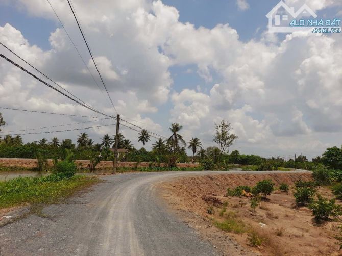 Quá ngộp, 1068m2 đất vườn 20x 53m, View kênh chỉ 820tr - 5