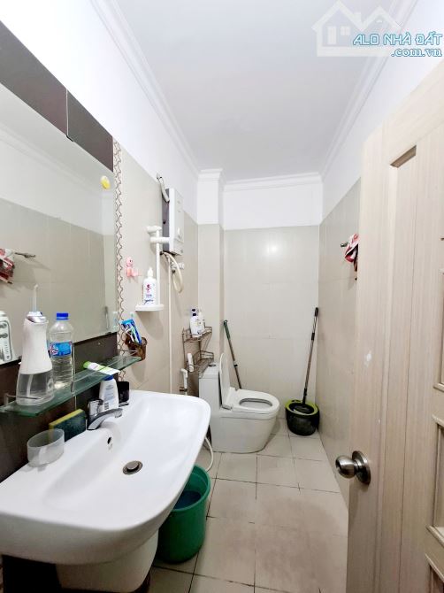 Bán Rẻ Nhà Hẻm Xe Tải cách 1căn,Nguyễn Trọng Tuyển Tân Bình Giáp PhúNhuận,57m2,2Tầng,5tỷ9 - 5