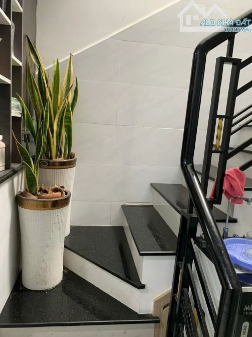 GIÁ CHỈ NHỈNH 3 TỶ - NHÀ LUỸ BÁN BÍCH - DTSD 80M² - 2PN - SỔ HỒNG RIÊNG - 5