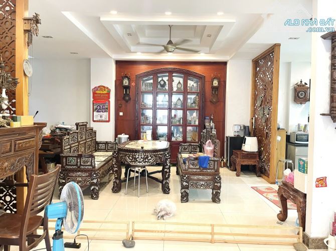 Bán Tòa Nhà CHDV siêu vị trí MT ngay Lê Thánh Tôn Q.1 - 6x27m 8 tầng HĐT 3tỷ giá 100 tỷ. - 5