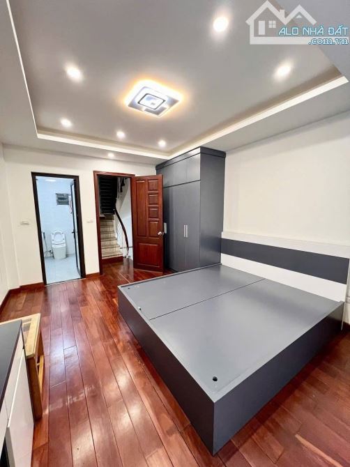 Nhà mới đẹp ở luôn Quan Nhân Cầu Giấy. Sổ vuông 31m, 7 tầng 3 ngủ MT4m Giá 8 tỷ - 5