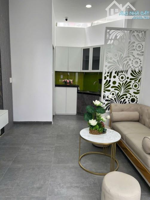 NHÀ HẺM XE HƠI QUANG TRUNG - LÔ GÓC 4X8 - 3 TẦNG - FULL NỘI THẤT - MỘT TRỤC - GIÁ 3.X TỶ - 5