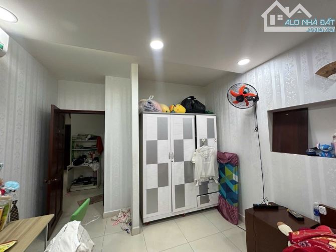 GẤP BÁN! Biệt thự 4 Tầng, gần Chợ Tân Hương,162m2( ngang 7,6m) 6PN.Sổ vuông. - 6