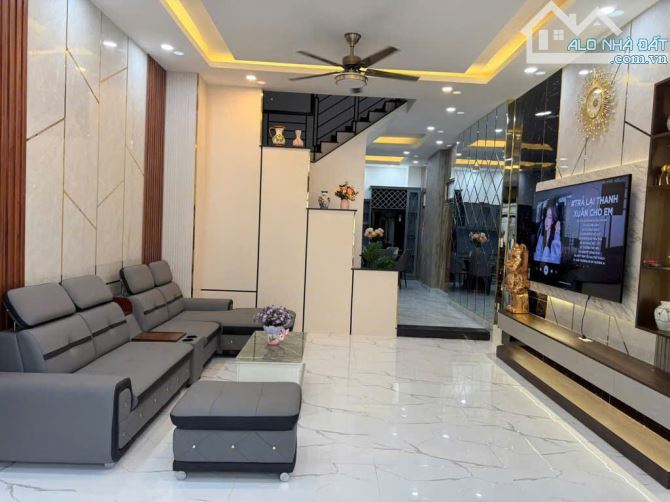 QUẬN 7 - CĂN GÓC - HẺM 4M - NHÀ 4 TẦNG - NHỈNH 8 TỶ - 6