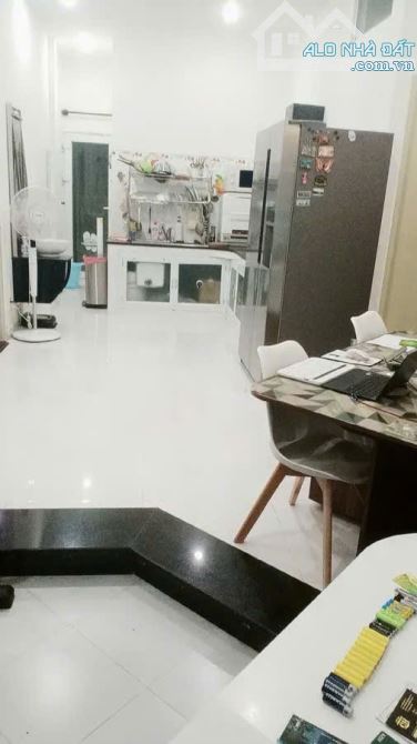 Chỉ 15,4 tỷ. Dt: 100m2 Hxh cmt8. Ngay tòa nhà Viettel, ngã 6 dân chủn chủ - 7