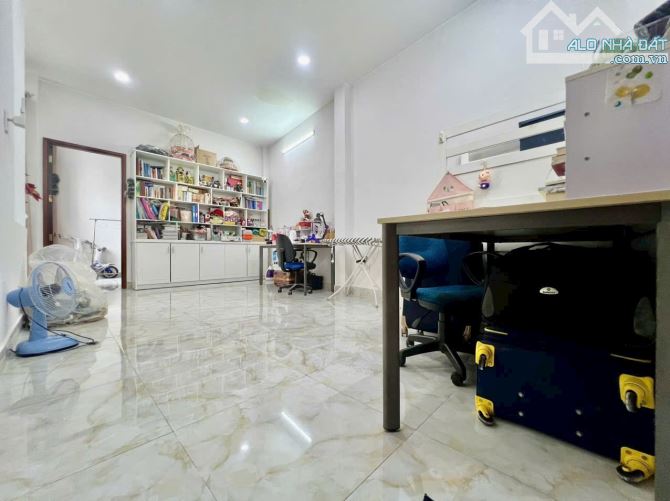 CHÍNH CHỦ CẦN BÁN BIỆT THỰ MINI DTSD 200M2 TÔN THẤT THUYẾT Q.4 GIÁ 7TYXX - 7