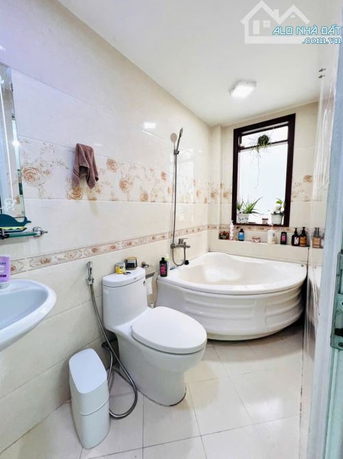 Nhà bán: đường Ba Vân. Q Tân Bình. DTSD 80m2. 3 tầng. Giá 14,9 tỷ - 7