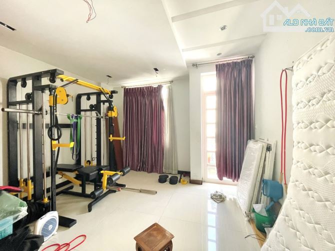 Bán Tòa Nhà CHDV siêu vị trí MT ngay Lê Thánh Tôn Q.1 - 6x27m 8 tầng HĐT 3tỷ giá 100 tỷ. - 7