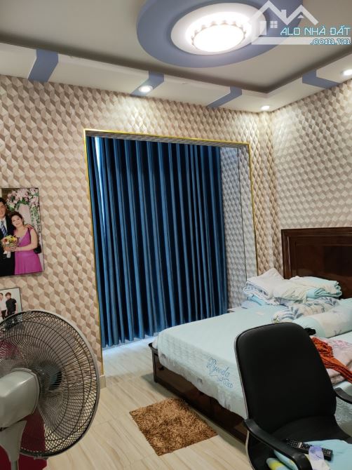 NHÀ 4 TẦNG GẦN MẶT TIỀN ĐỖ XUÂN HỢP Q9 – 56M2 – LỆCH TẦNG – SHR – GIÁ 9 TỶ - 7