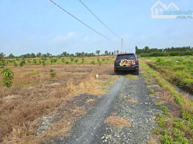 Quá ngộp, 1068m2 đất vườn 20x 53m, View kênh chỉ 820tr - 8