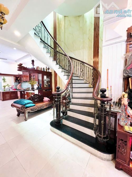 Nhà bán: đường Ba Vân. Q Tân Bình. DTSD 80m2. 3 tầng. Giá 14,9 tỷ - 8