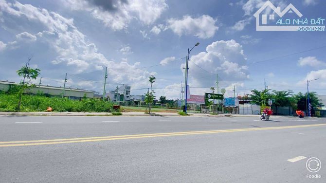 Cho thuê đất 840 mặt tiền Hoàng Quốc Việt  35 triệu - 8