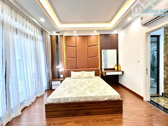 Nhà mới siêu đẹp ở luôn Yên Hòa Cầu Giấy. Sổ 30m, 6 tầng 3 ngủ thang máy MT4m6 Giá 9 tỷ - 8