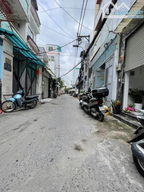 HẺM XE TẢI THÔNG  NGUYỄN MINH CHÂU PHÚ TRUNG TÂN PHÚ DT: 4.5*12M- 8 TỶ 3 - 9