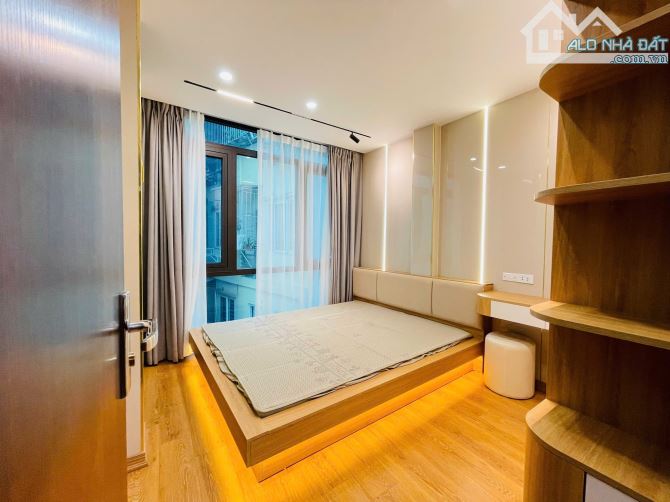 Nhà đẹp ở luôn Trần Quốc Vượng Cầu Giấy. Sổ vuông 31m, 5 tầng 6 ngủ MT3m Giá 7 tỷ - 9