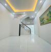 Nhà đẹp ở luôn Lạc Long Quân Cầu Giấy. Sổ vuông 30m, 5 tầng 4 ngủ MT3m6 Giá 7 tỷ