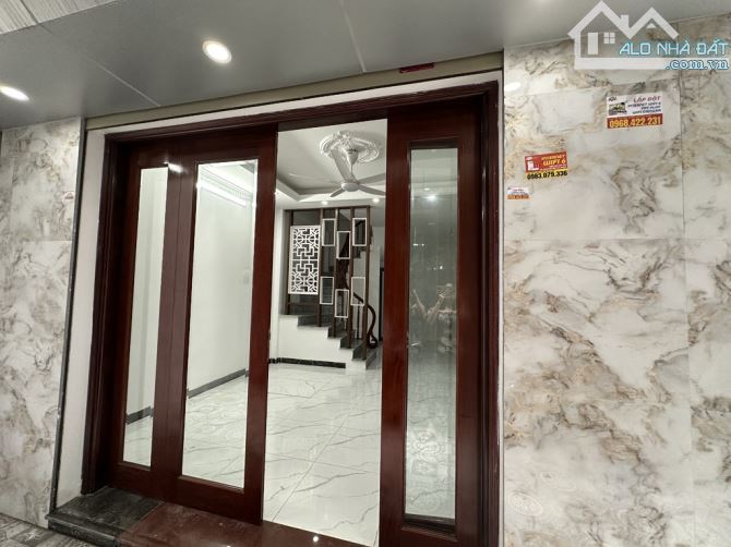 💥💥LONG BIÊN   -  CHỦ CẦN BÁN. GẤP - 40 - 5,5ty  5 TẦNG Ô TÔ ĐỖ CẠNH - 1