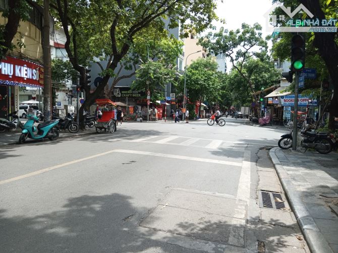 Nhà mặt phố Hàng Bông, 150m ra Hồ Gươm - 420m2 - Mặt tiền 13.5m - Giá Siêu đầu tư 335 tỷ