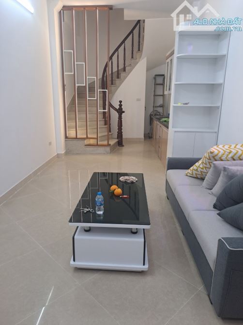 Nhà đẹp ở luôn An Dương Vương Bắc Từ Liêm.. Sổ vuông 34m, 5 tầng 3 ngủ MT3m3 Giá 6 tỷ