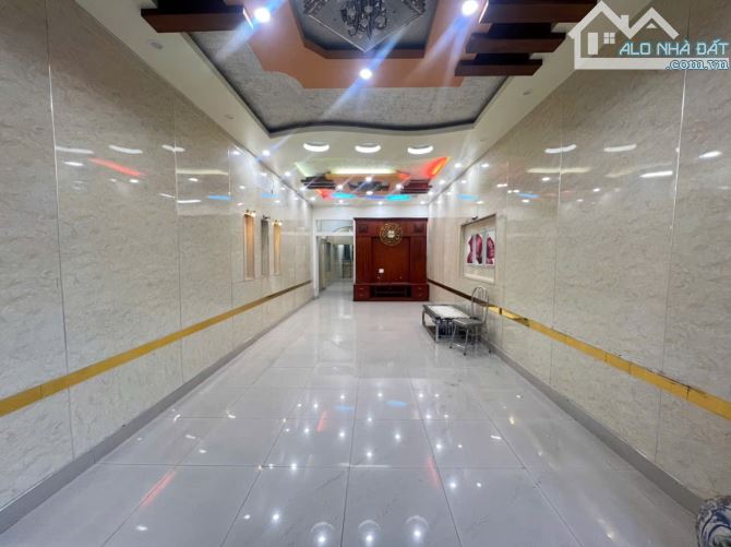 Nhà 2 tầng mặt đường Trường Chinh, Kiến An - 140m2 ngang 4,55m