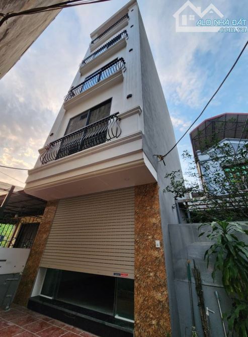 Nhà mới đẹp ở luôn An Dương Vương Bắc Từ Liêm Sổ vuông 50m 5 tầng thang máy MT4m Giá 11 tỷ
