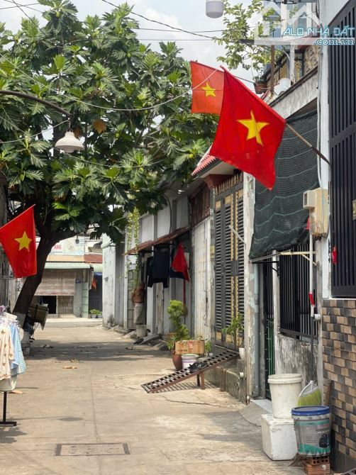 HÀNG ĐẦU TƯ !!! CHÍNH CHỦ BÁN 2 CĂN NHÀ C4 HẺM XE HƠI GẦN CHỢ BẮP HÓC MÔN GIÁP Q12.