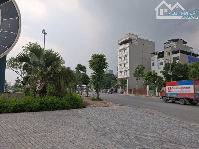🏡NGỌC THUỴ LONG BIÊN- BÁN TOÀ NHÀ DỊCH VỤ -DÒNG TIỀN ĐANG CHẢY VÀO 130TR/1THÁNG-GIÁ CHỈ 1