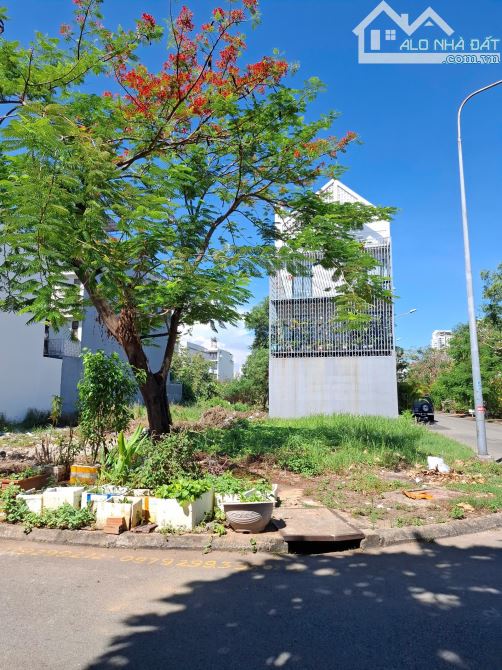 Bán đất 2 mặt tiền đường 49 Bình Trưng Tây Quận 2 giá 30,9 tỷ