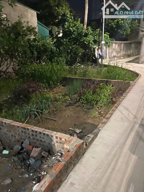 Chính chủ gửi bán lô đất 38.4m2 ngõ thông, sát khu đất dịch vụ 25.2 ha, 20m ra đường ô tô