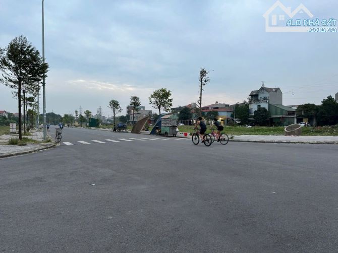 Đất nền có vị trí đắc địa tại Xã Dục Tú, Đông Anh, Hà Nội với diện tích 132m².

Giá bán: