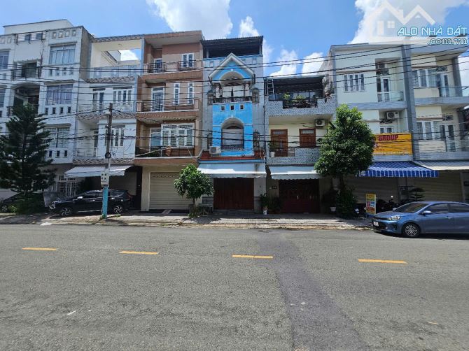 Nhà khu hành chính Dĩ An, full nội thất, sổ hoàn công, 2511 Dĩ An Bình Dương