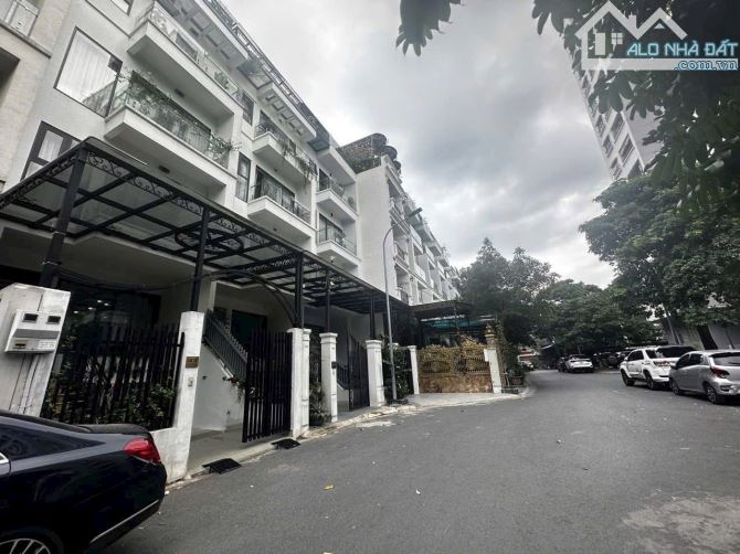Bán nhà mặt Phố khương thượng. Đống đa. 60m. 7 tầng. Thang máy. Giá 21 tỷ